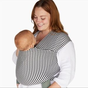 Solly Baby Black and White Striped Wrap